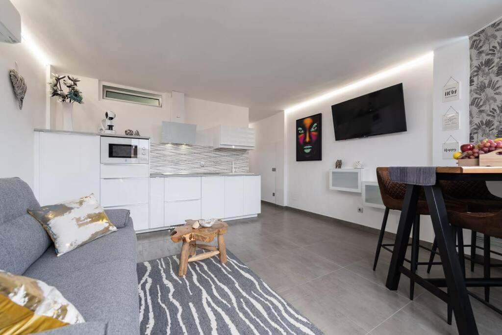 Attico Playa De Ingles Near Yumbo With Parking And Swimming Pool Appartement