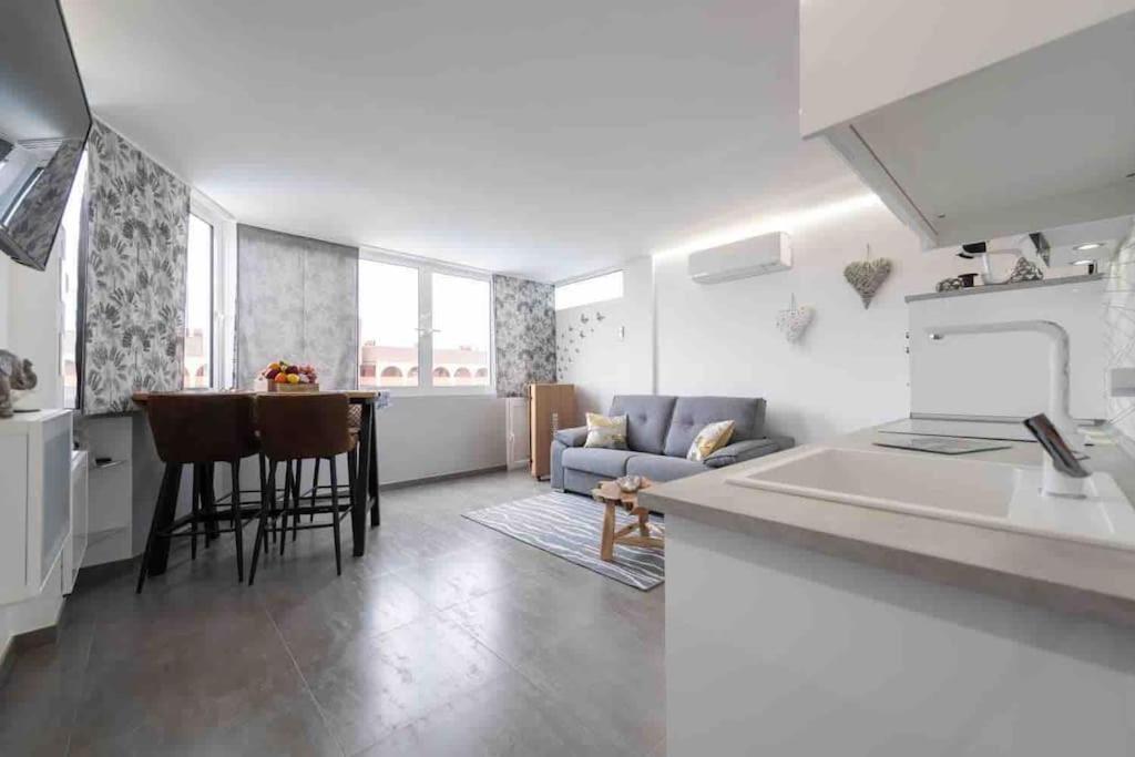 Attico Playa De Ingles Near Yumbo With Parking And Swimming Pool Appartement *